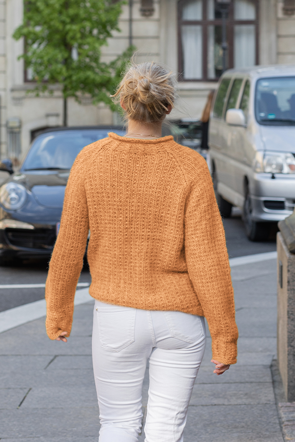 102-07b Lyra genser safrangul