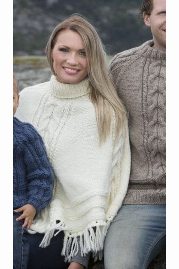 1411-09 Poncho Dame