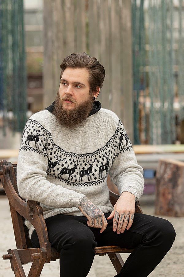 Hjemmestrikket genser herre () Hjemmestrikket genser herre