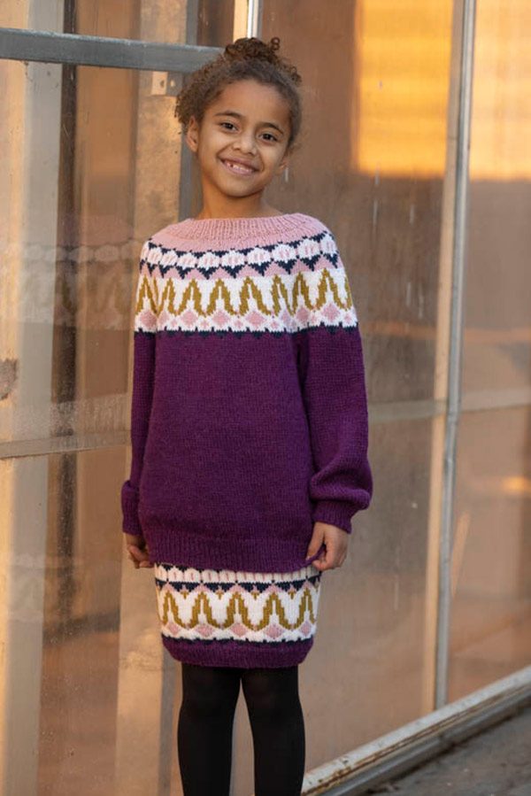 1826-5 Suna genser og skjørt