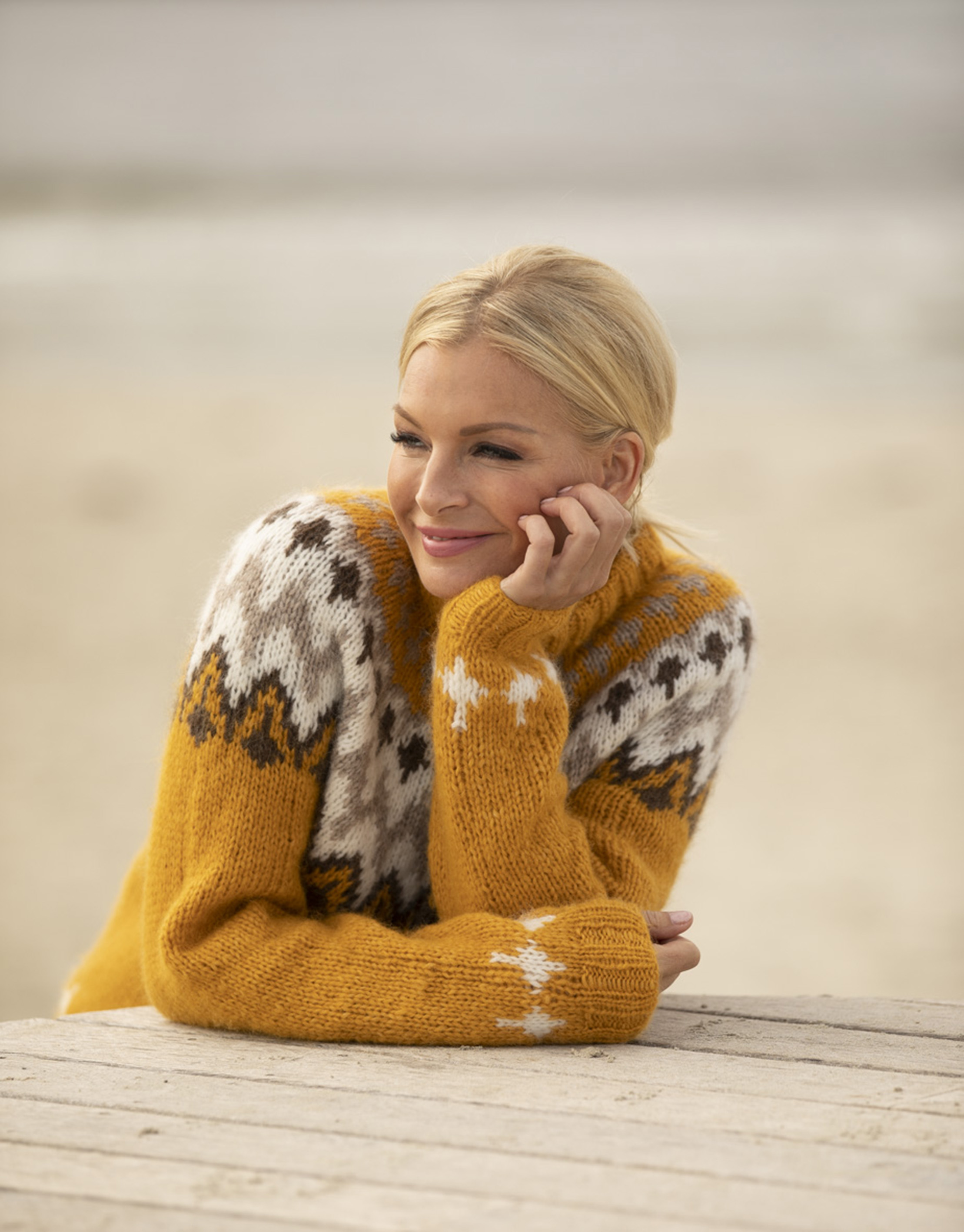 1922-4 Takk genser oker - Garnius