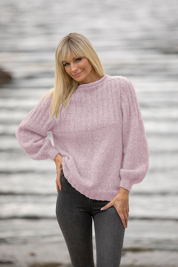 2022-2 Behag genser lys rosa