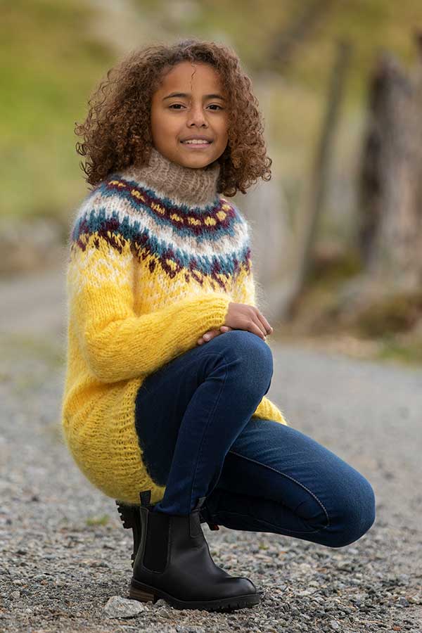 2026-4 Nova genser og lue gul