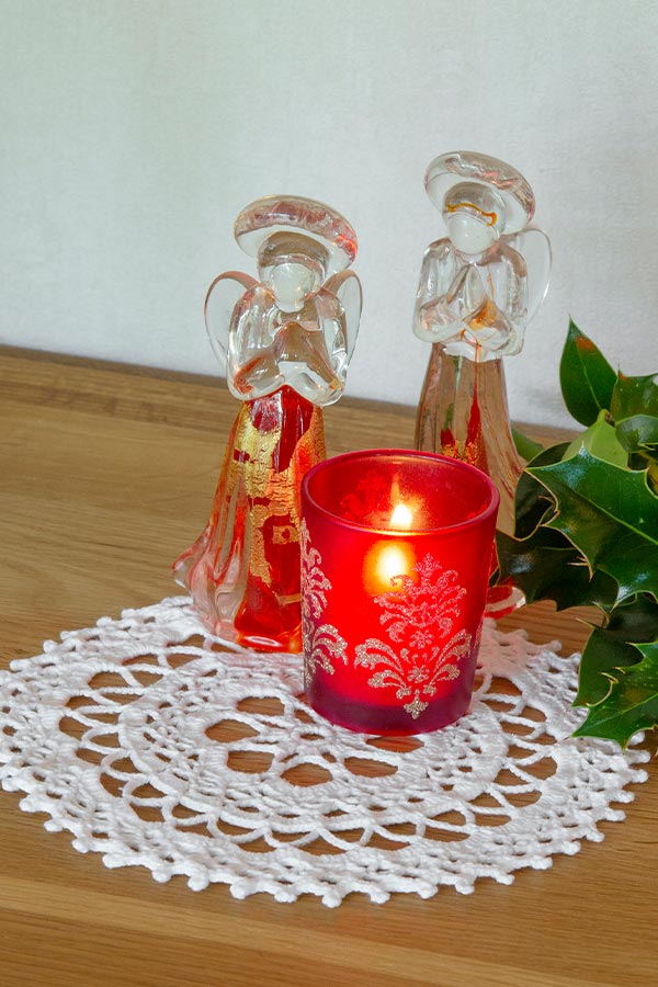 2030-8a Heklet brikke Hvit