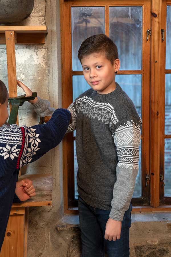 2105-01 Setesdal genser Jo