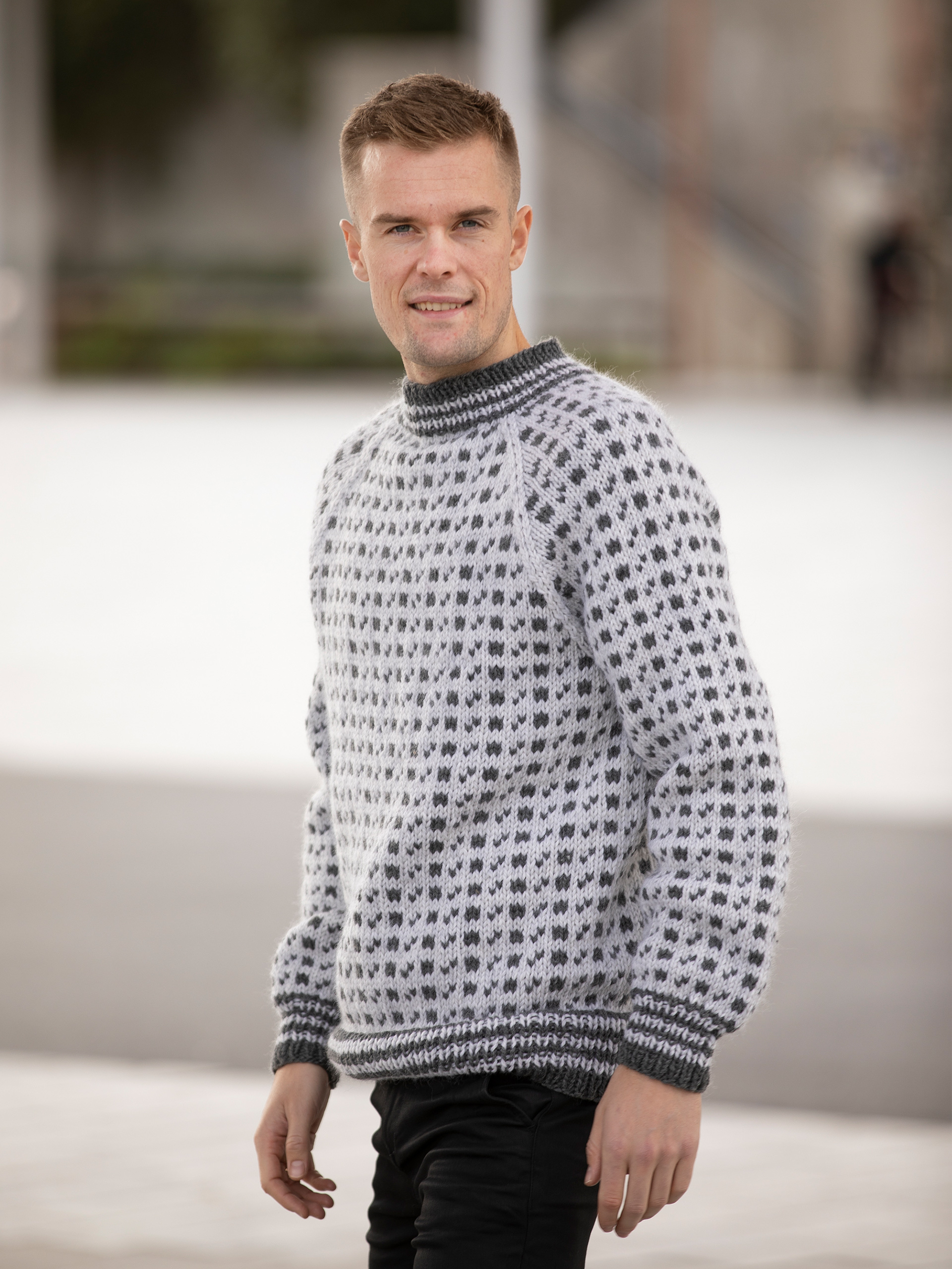 2135-4b Star islender