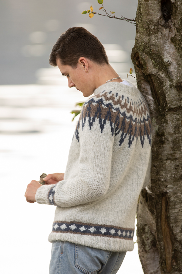 2138-10 Farfar unisex genser