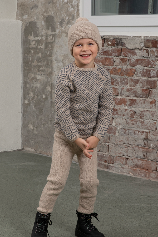 2204-8 Poppe genser, bukse og lue 