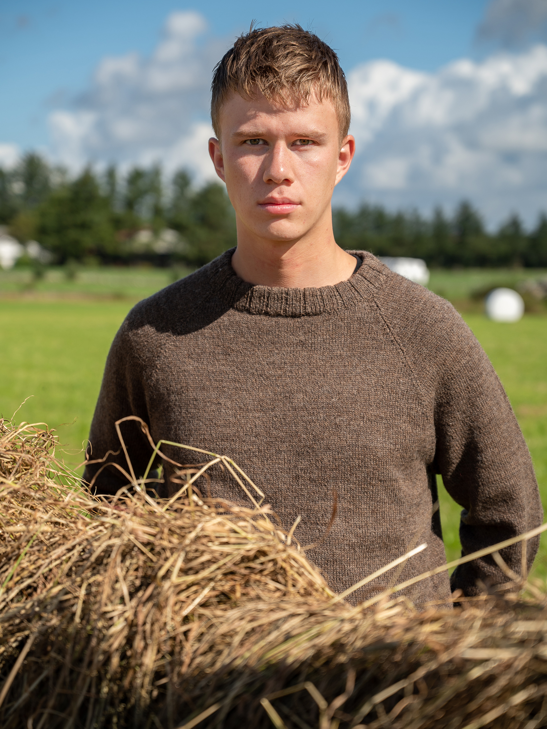 23-39a Gard genser mørk brun melert