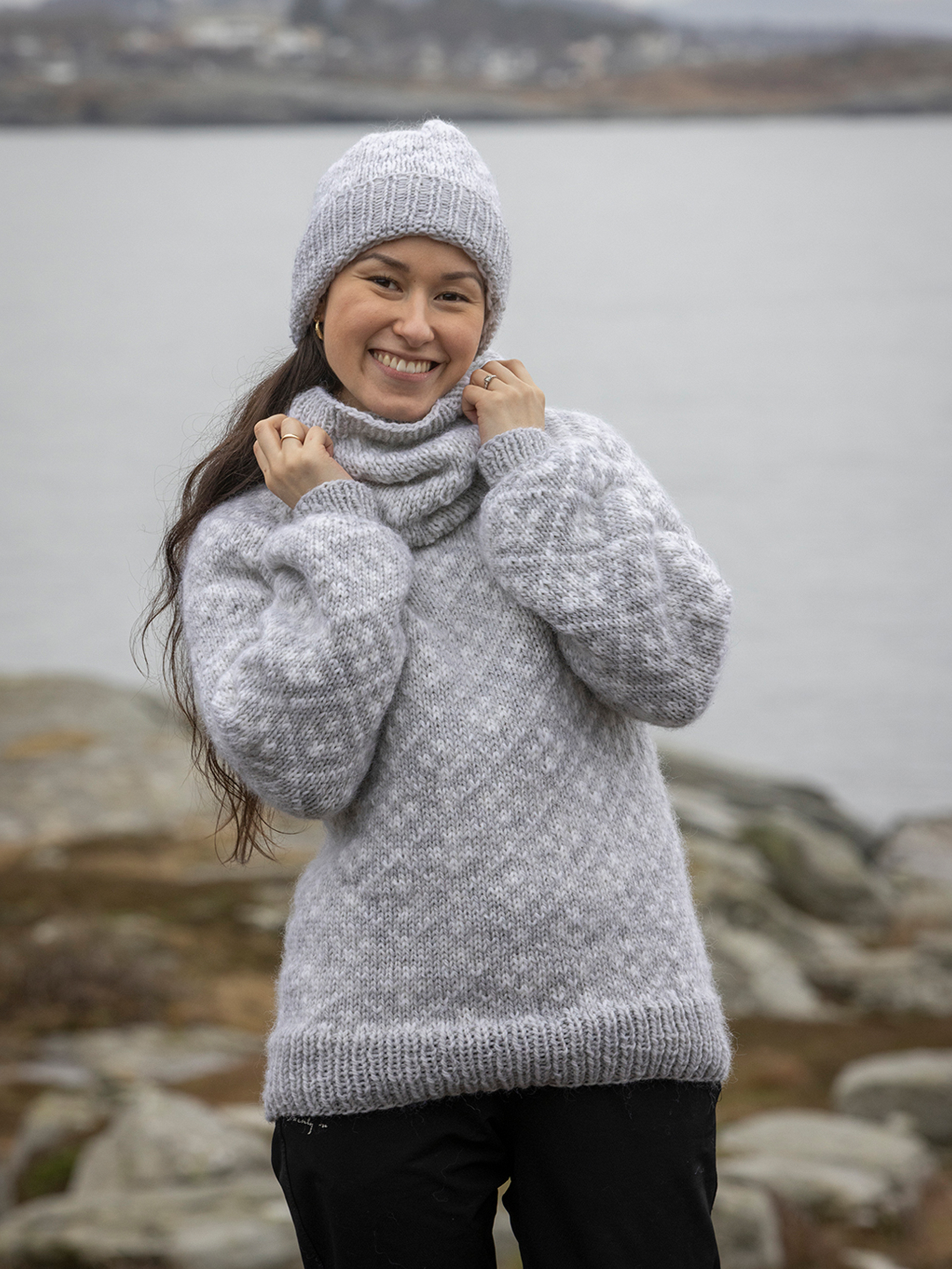 2310-21 Fjellrose genser