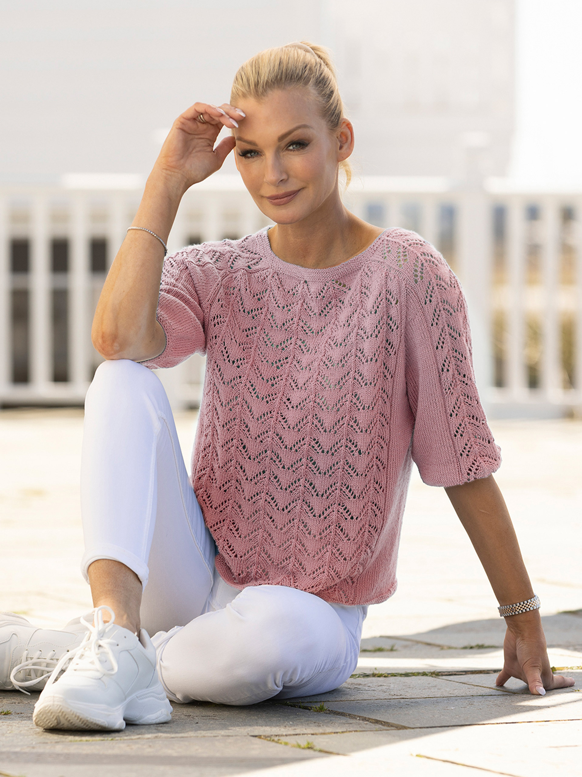 2320-3 Toja genser lys rosa