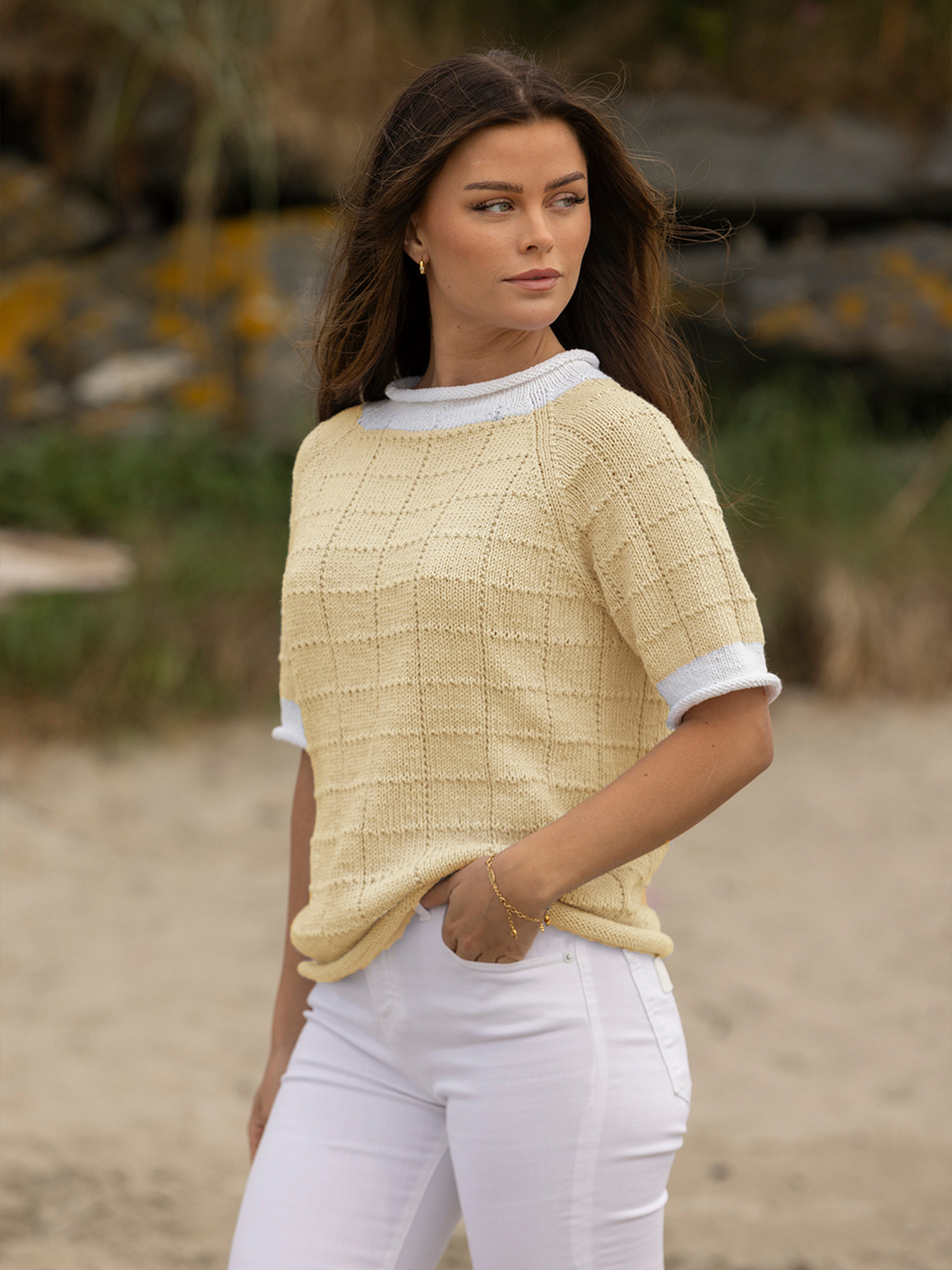 2423-3 Angelin t-skjorte lys gul