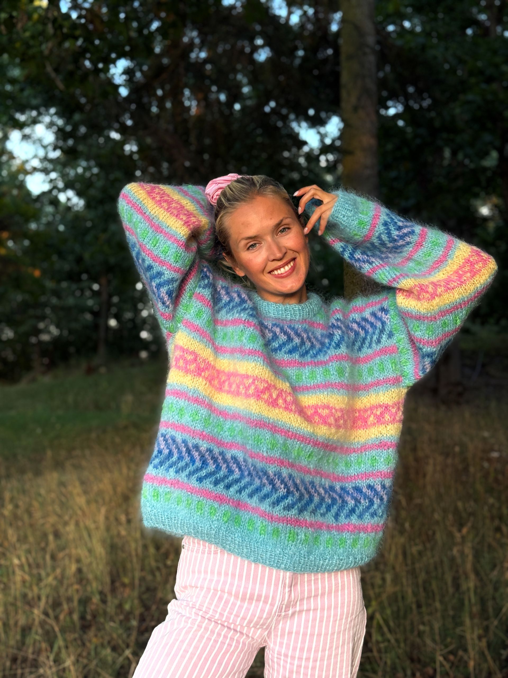 IR 02-01h Hanami genser (Påfugl in Paris)