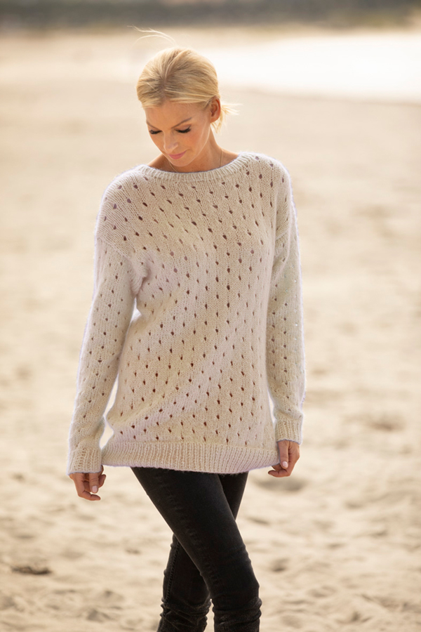 1922-5 Mot genser eller jakke sand