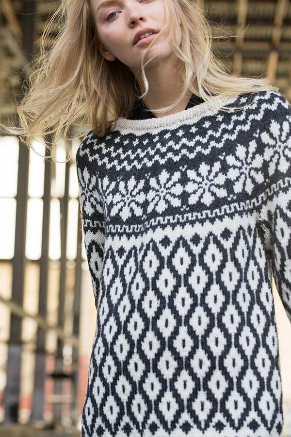 394-10 Anitra lang genser natur