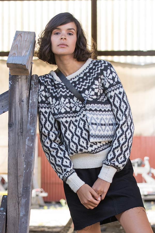 394-12 Anitra kort genser natur