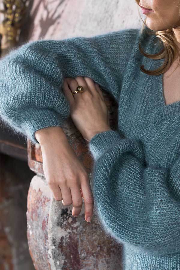 408-15 Silky sunday genser blå