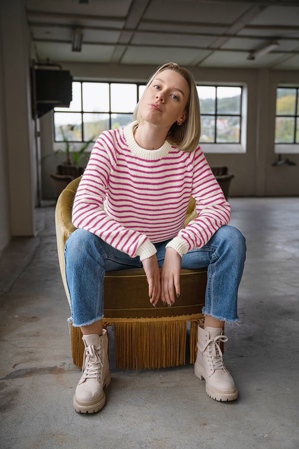 435-25b Noori genser pink