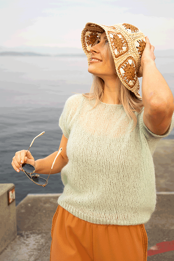 451-10 Fluffy t-shirt