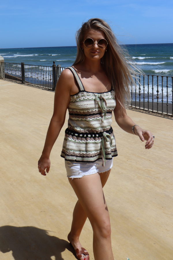 454-04 Linda singlet