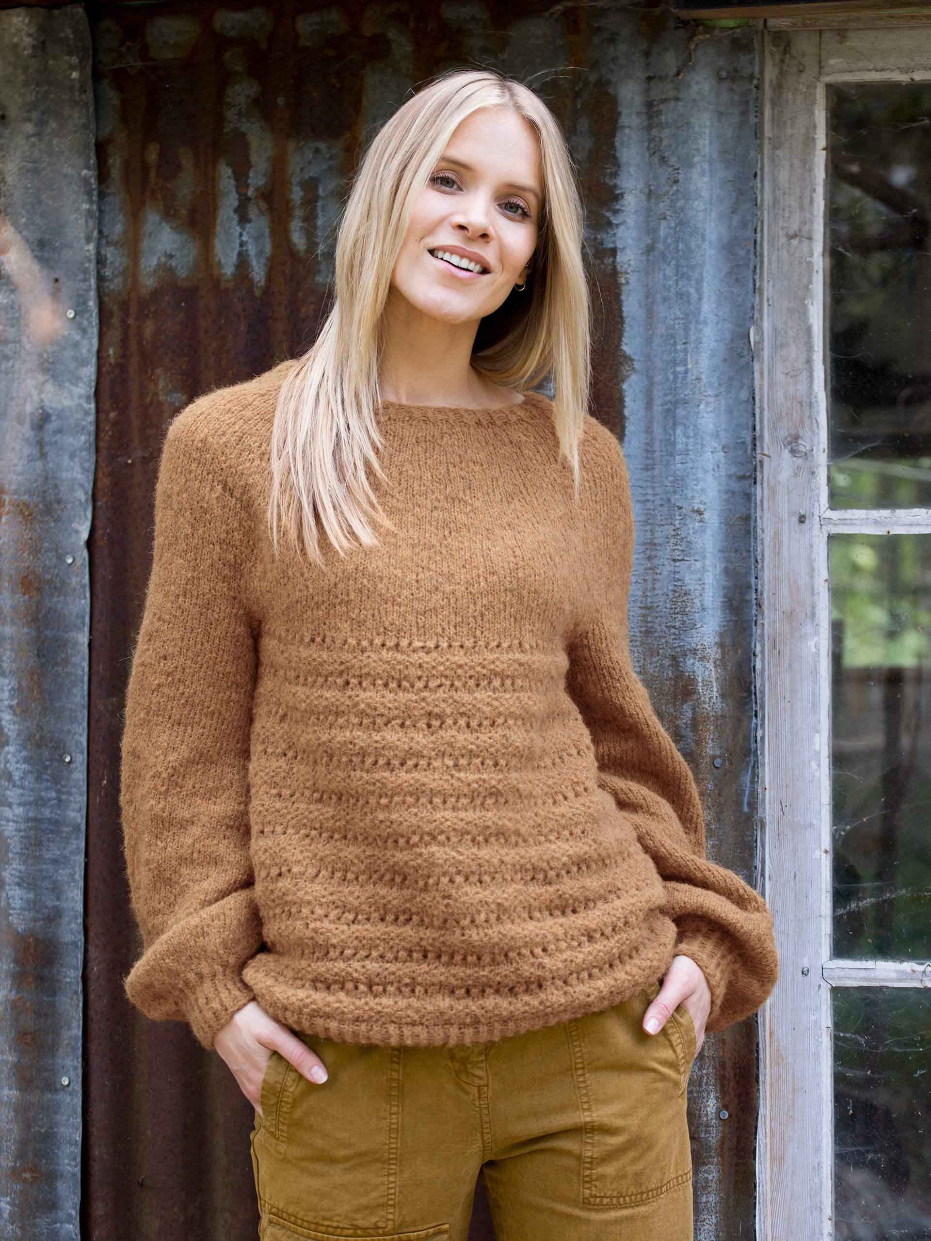 80-06 Sofie genser nougat