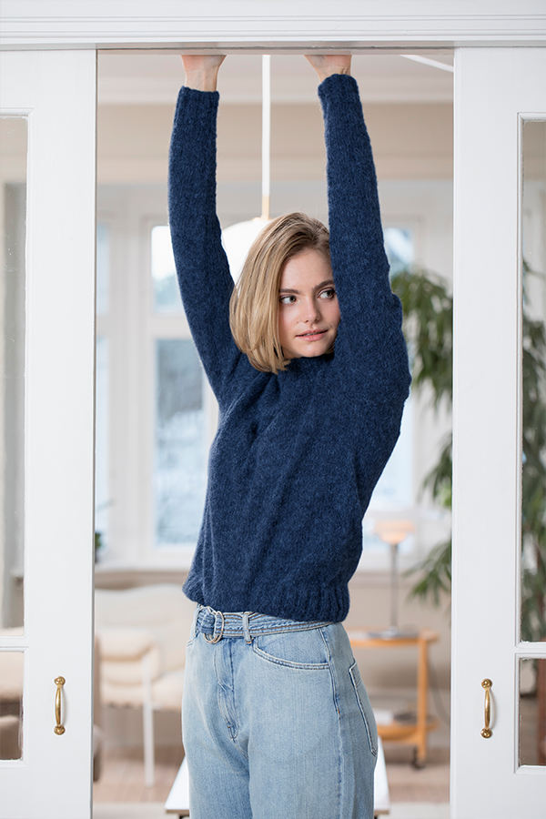 90-01 Ragne genser marine