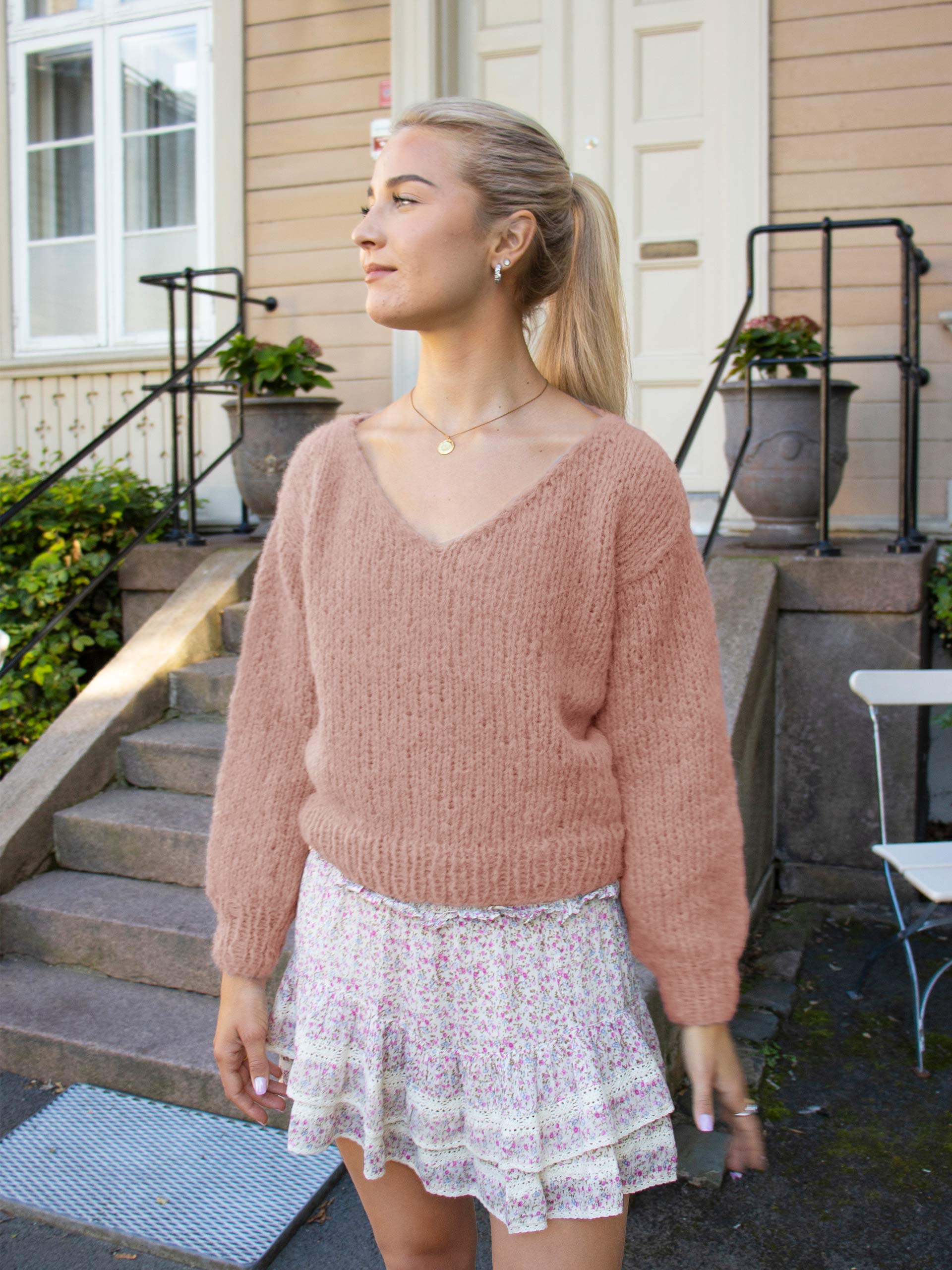 99-19f Amanda genser fersken