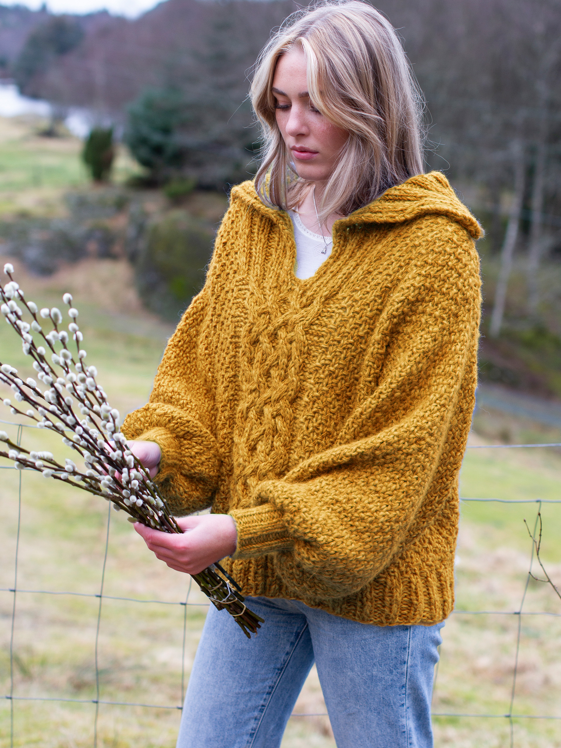 ØYA genser gullgul