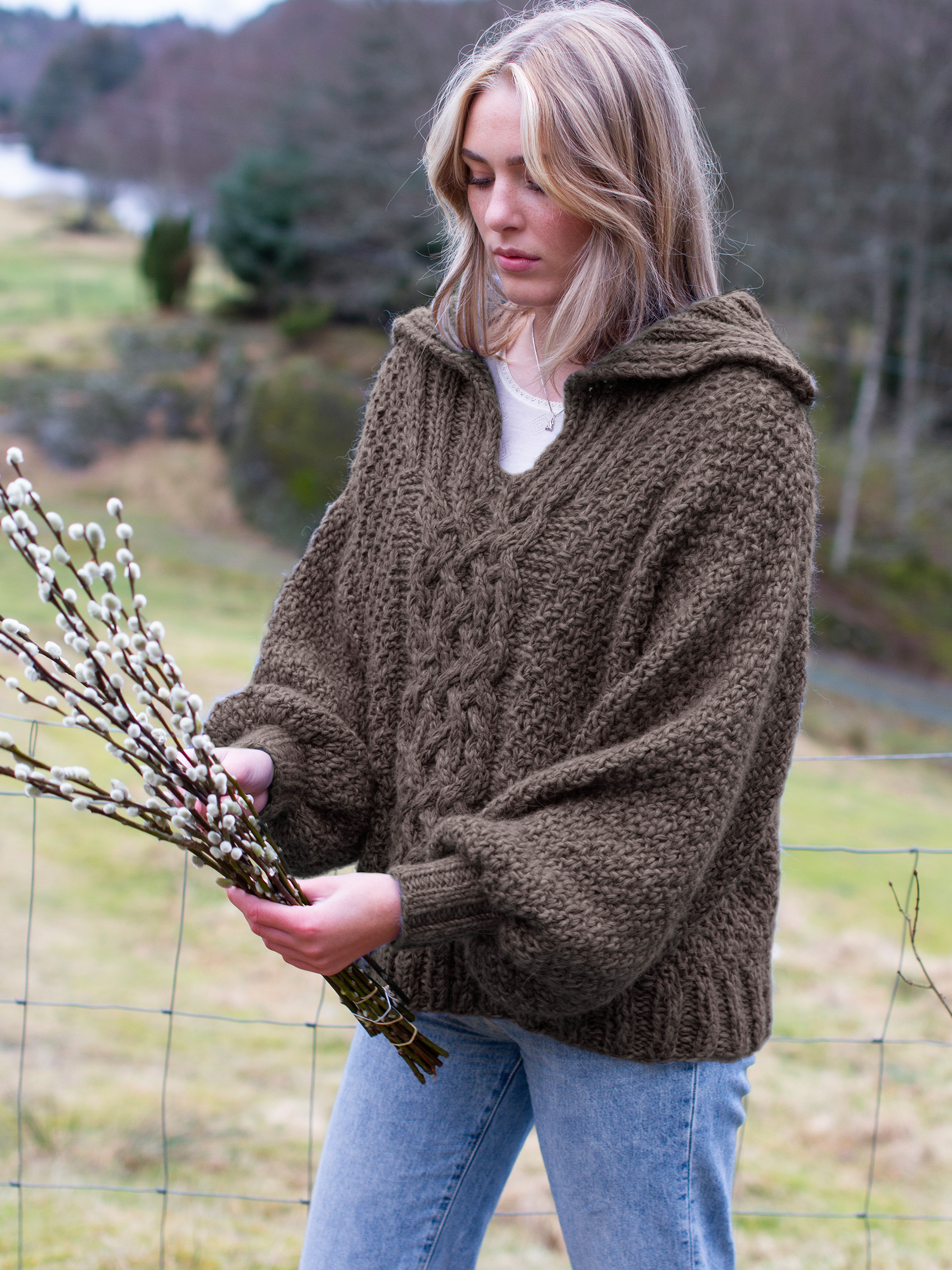 ØYA genser lys brun