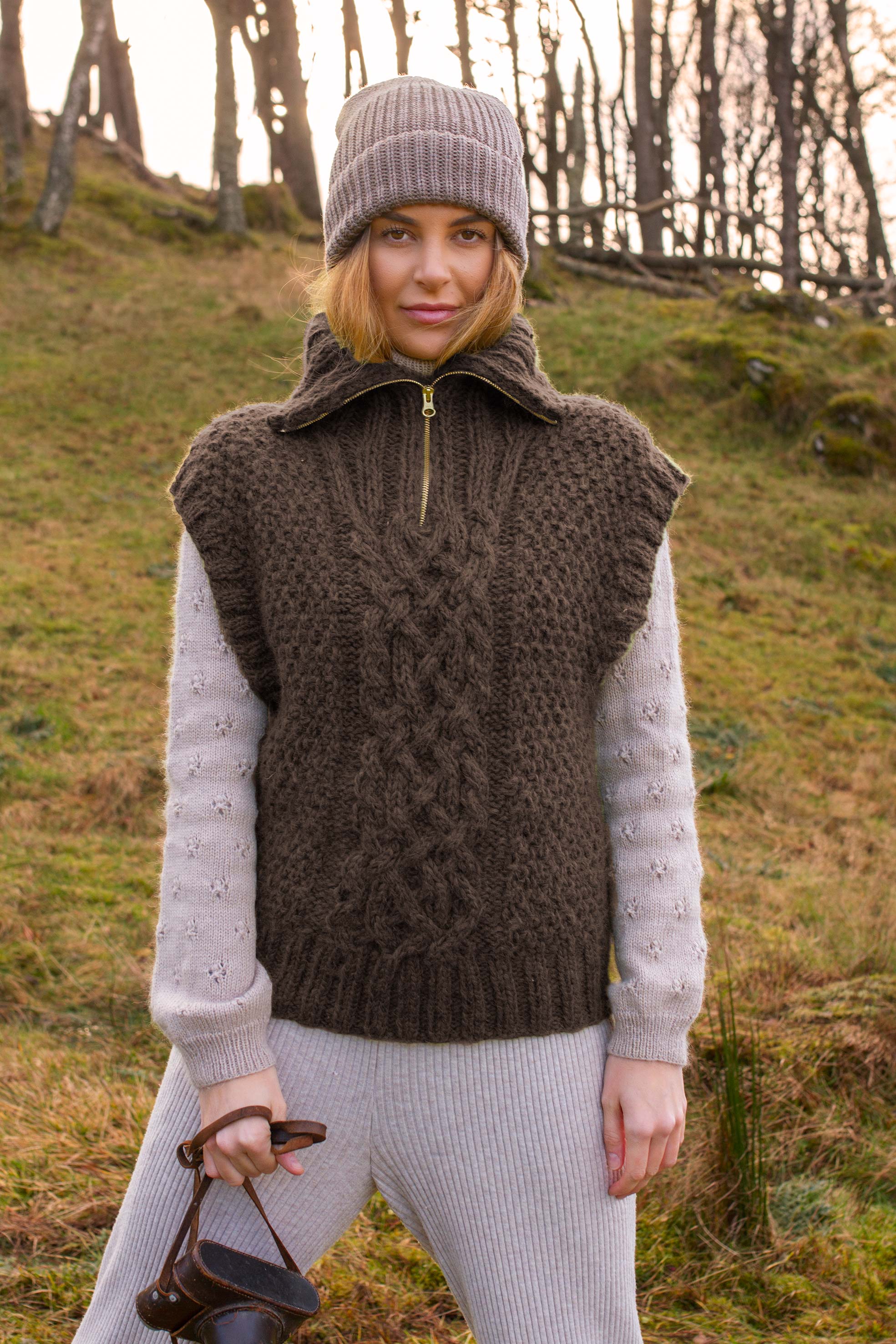 ØYA zip vest brunmelert