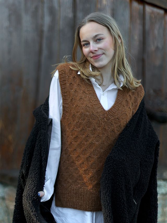 322S-10b BEE BEE vest