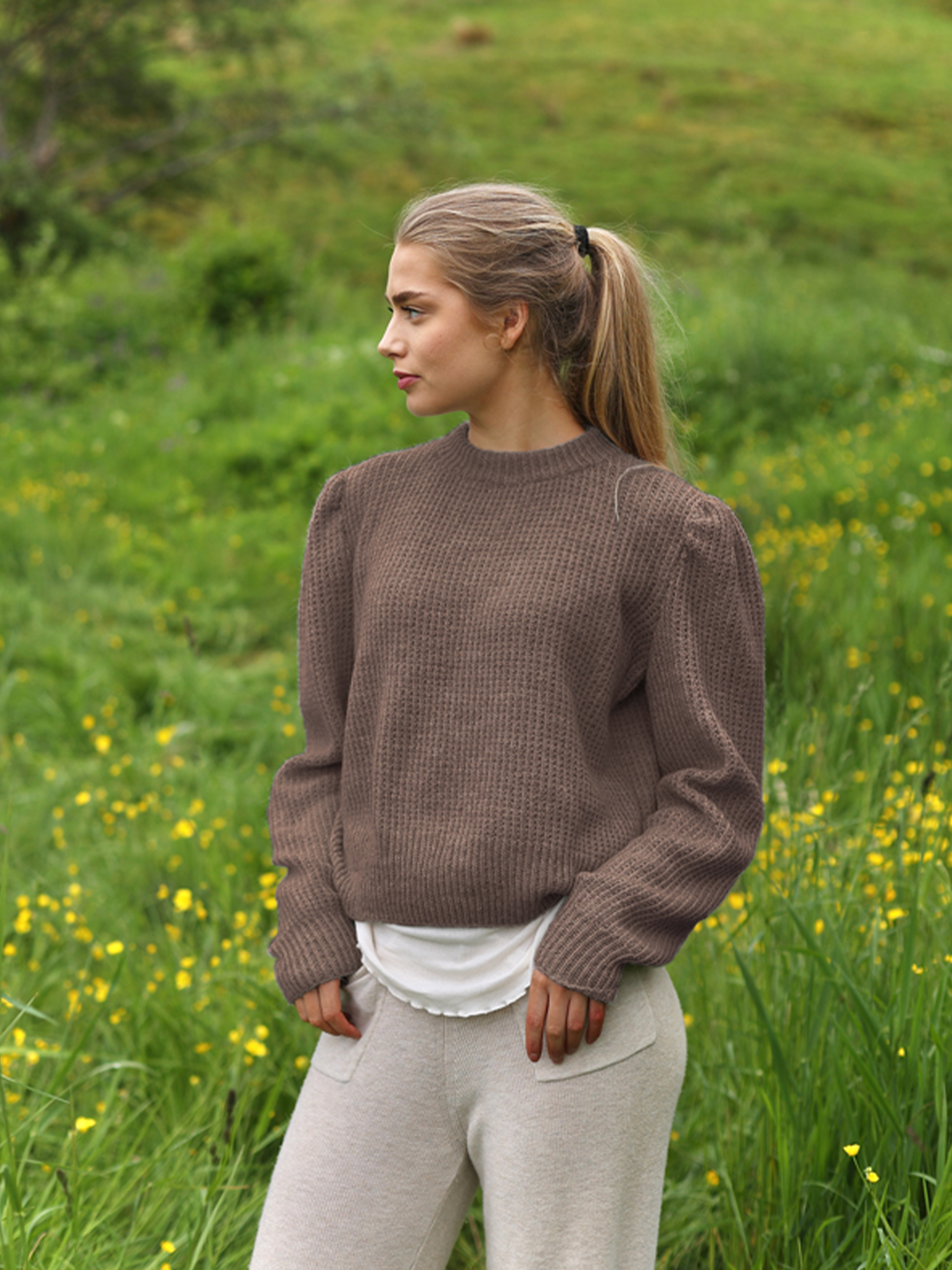 BETH genser lys brunmelert