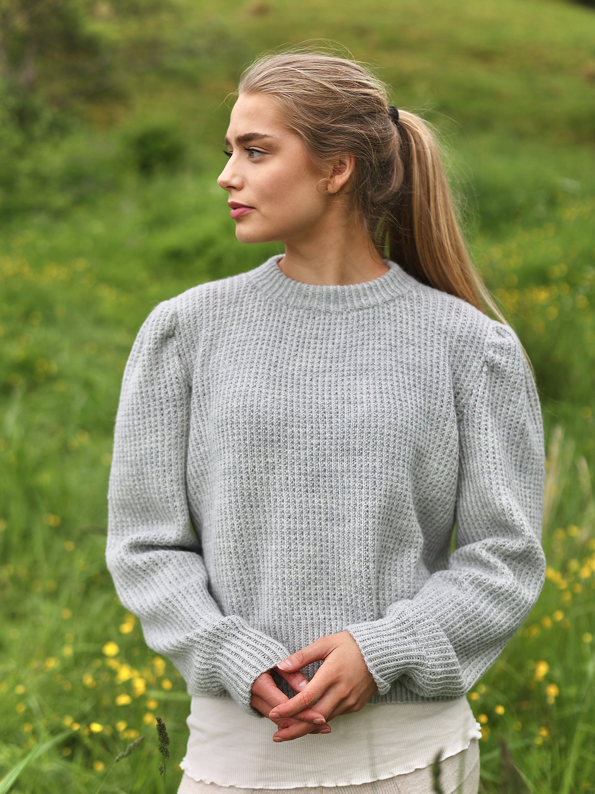 BETH genser lys gråmelert