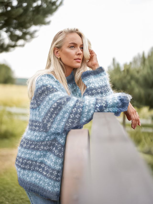 523V-01l Blome genser vol.2 denim