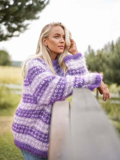 523V-01r Blome genser vol.2 lilla