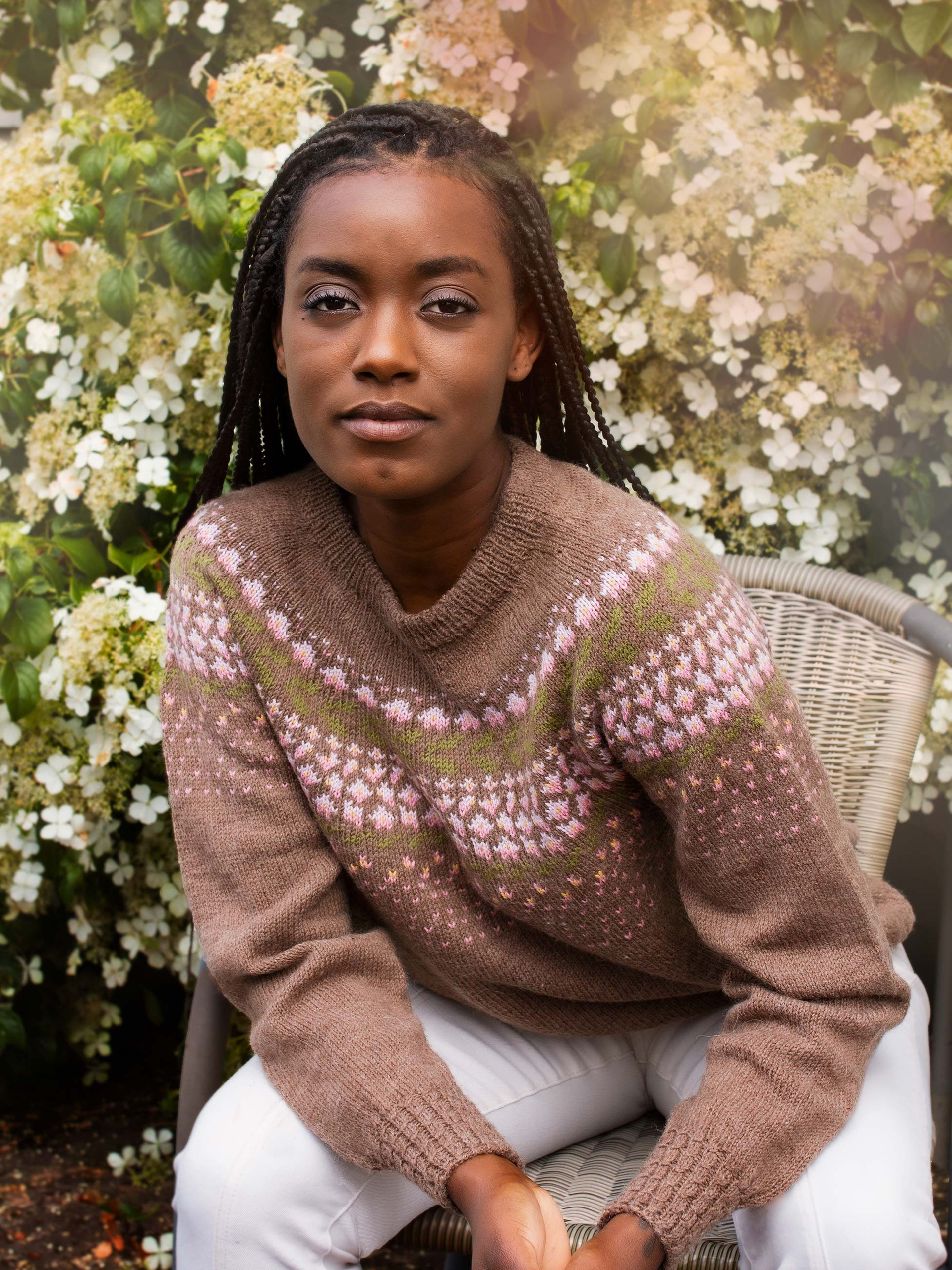 BLOMSTRING genser lys brunmelert (Merinor)