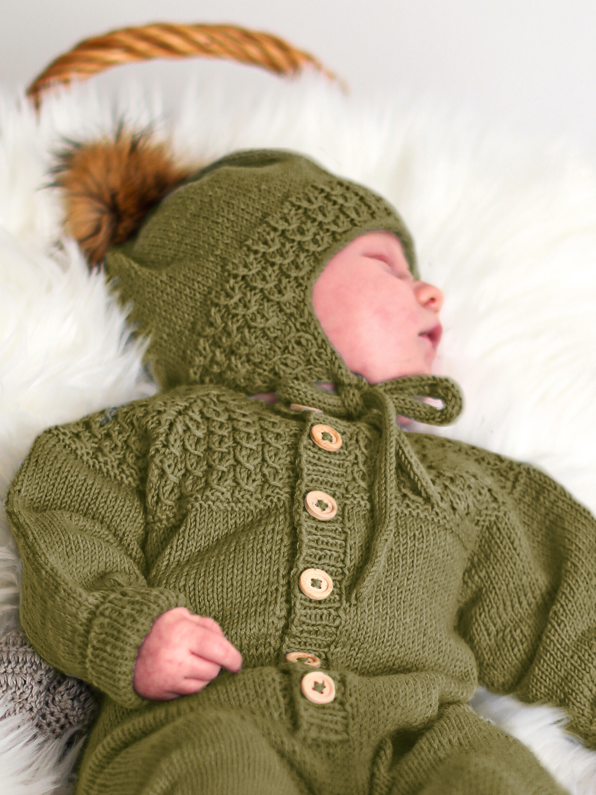 Bysse duskelue og sokker oliven