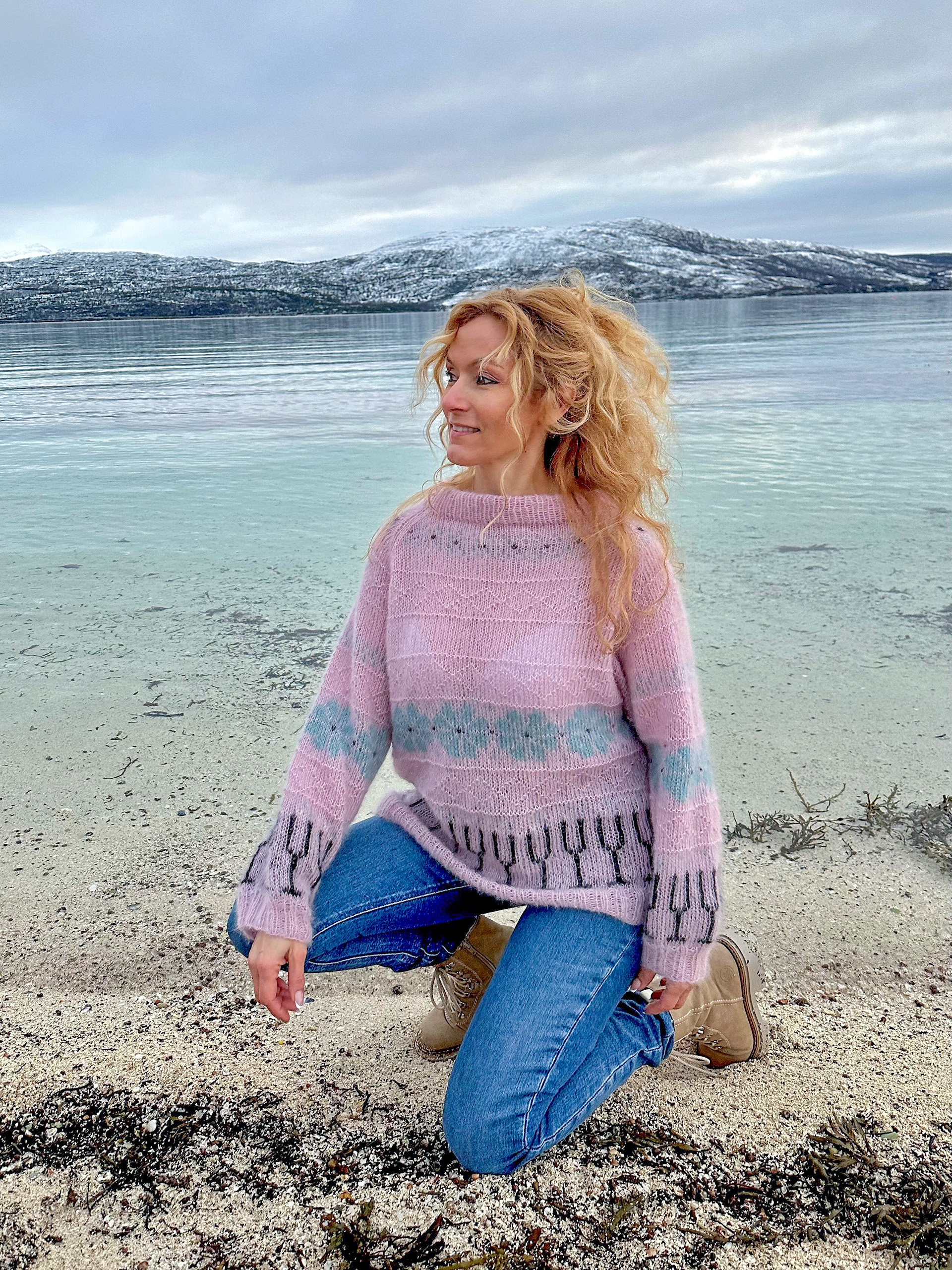 521E-02b Champagnepikene genser