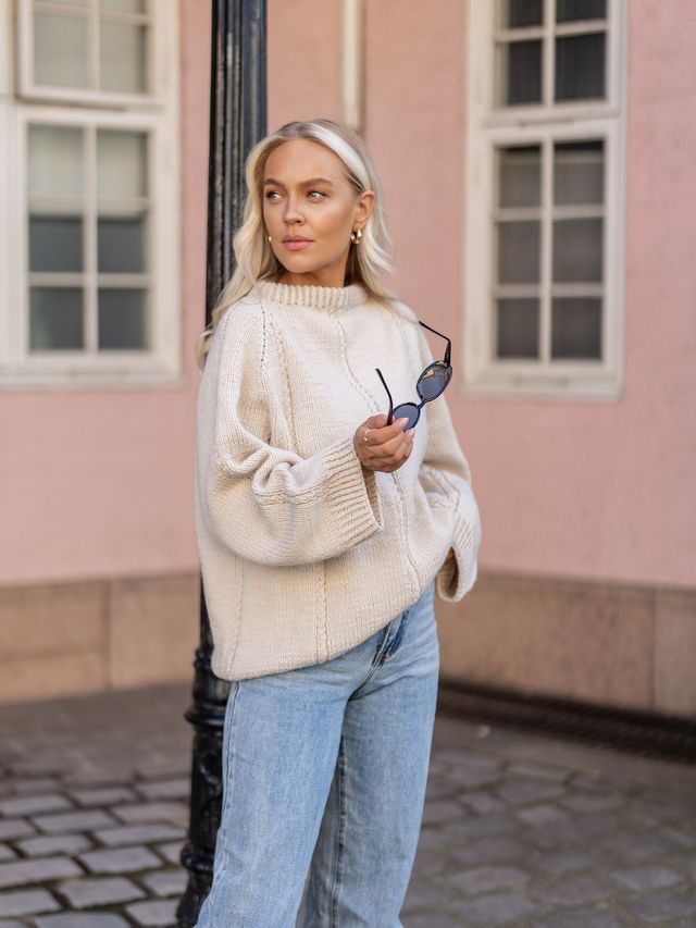 L524V-01b Elora genser