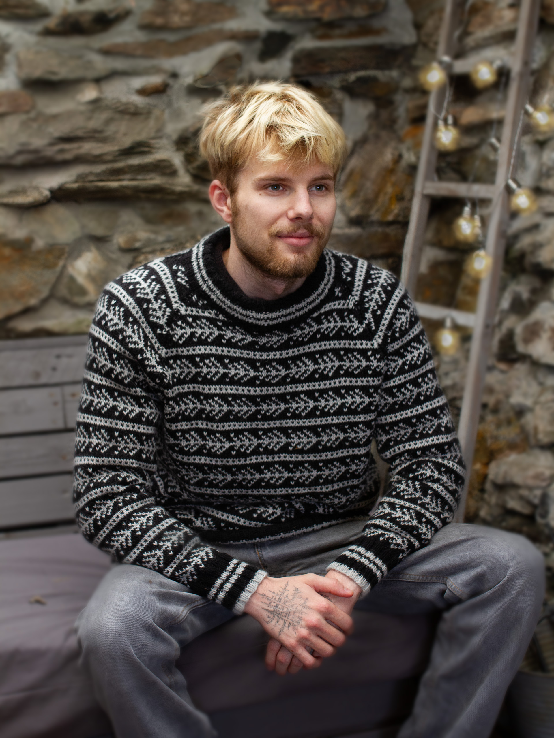 GRANSKUDD genser sort