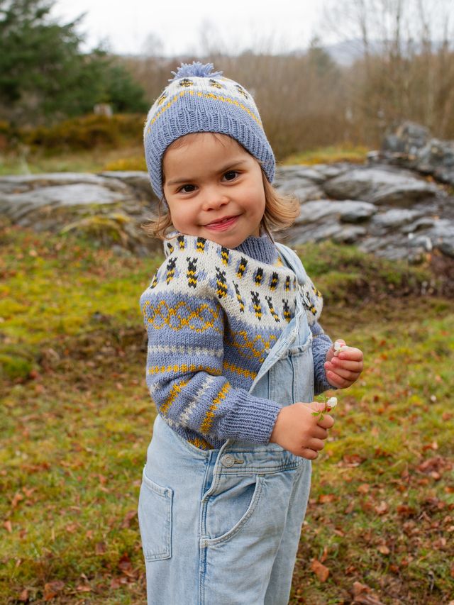 423K-01a HUMLESUS genser og lue