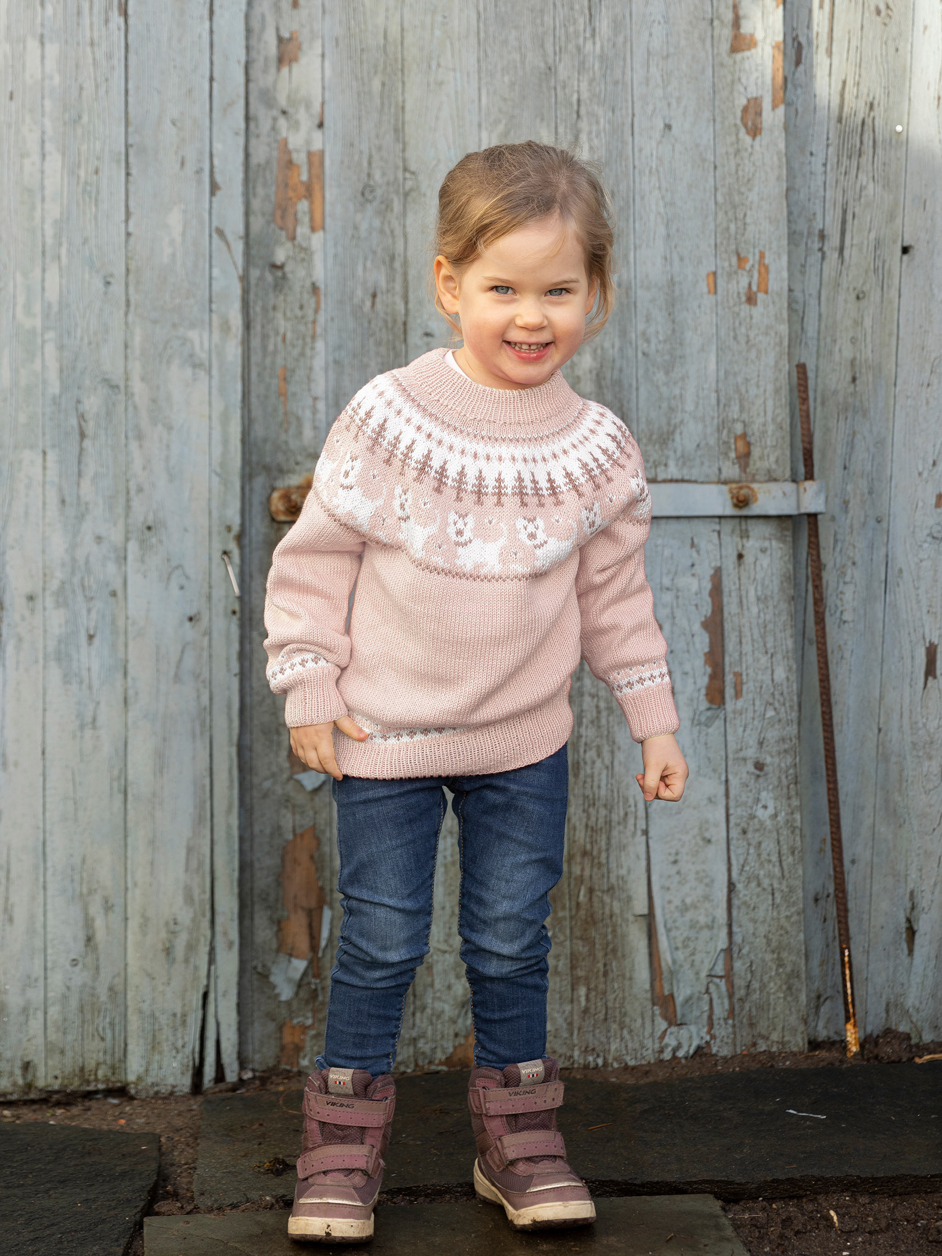 Genser med hunder beige