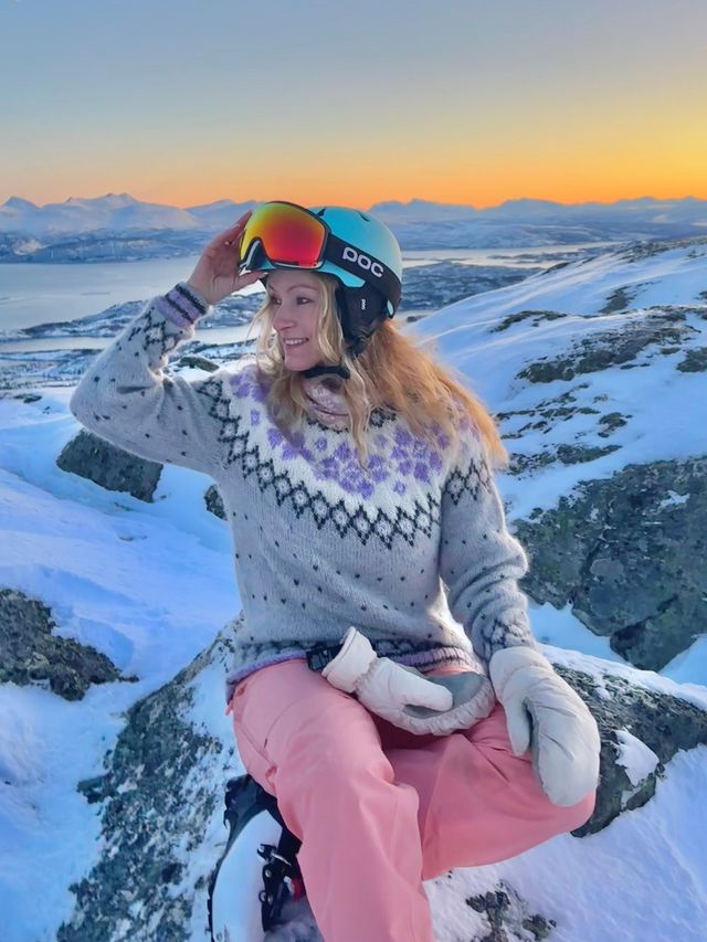 521E-05c Jonna genser