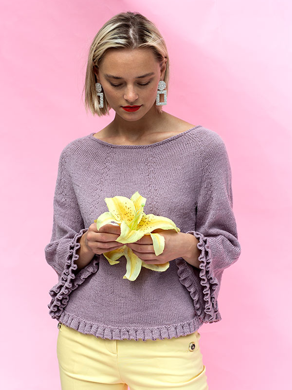 Kort genser med rysjer