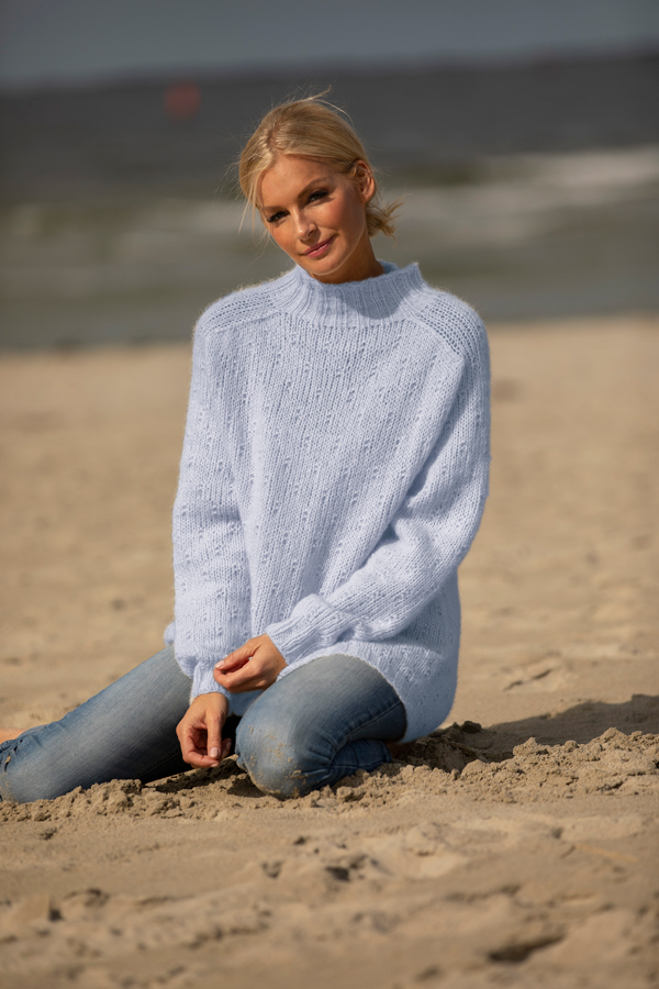 1923-2 Lys genser lys blå