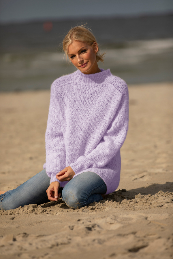 1923-2 Lys genser lys lilla