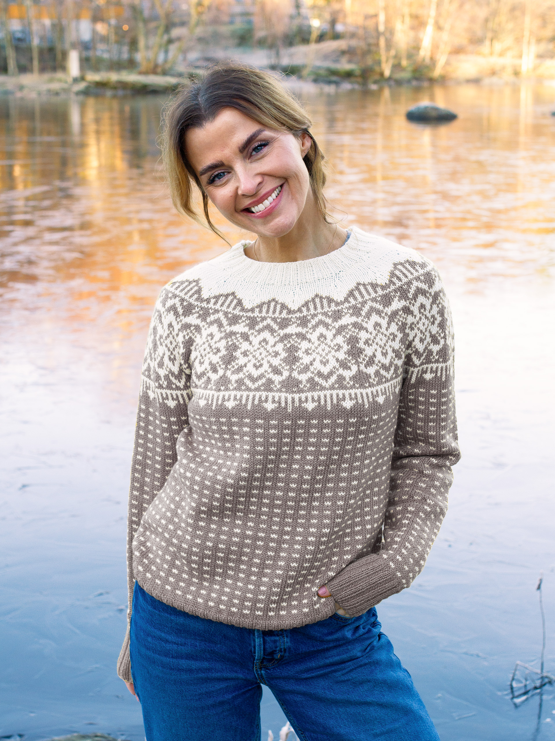 521K-03b MOY genser dame m/skinnlapp