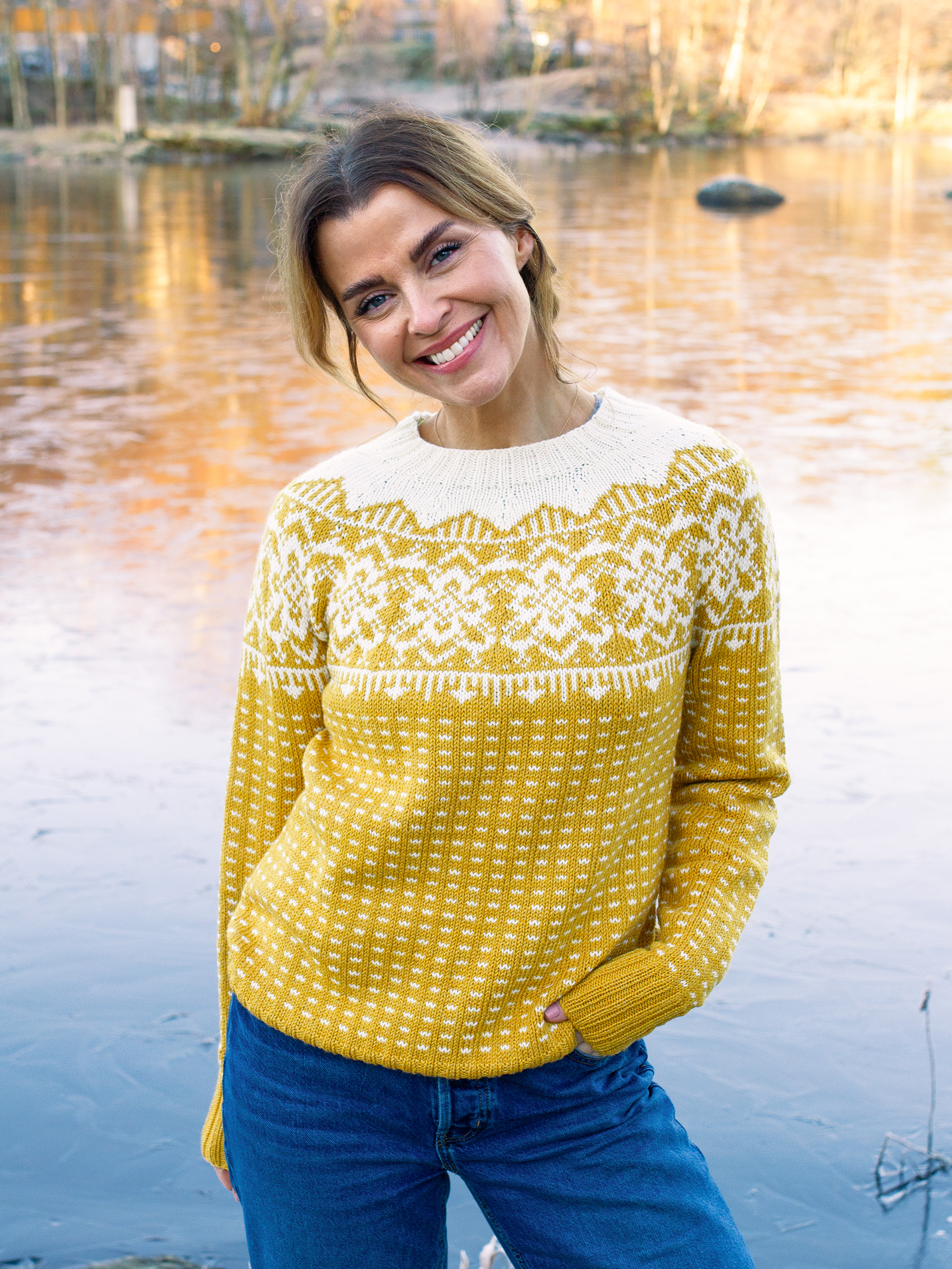 521K-03a MOY genser dame m/skinnlapp