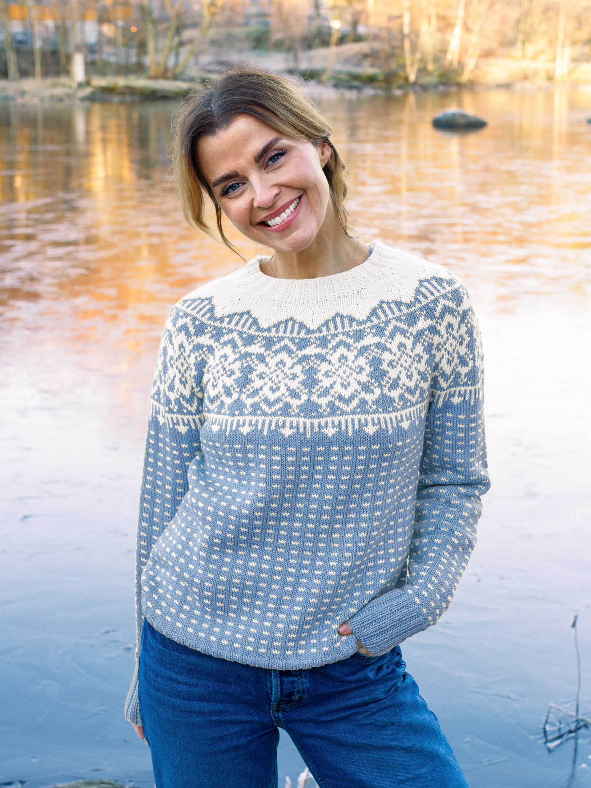 521K-03g MOY genser dame m/skinnlapp