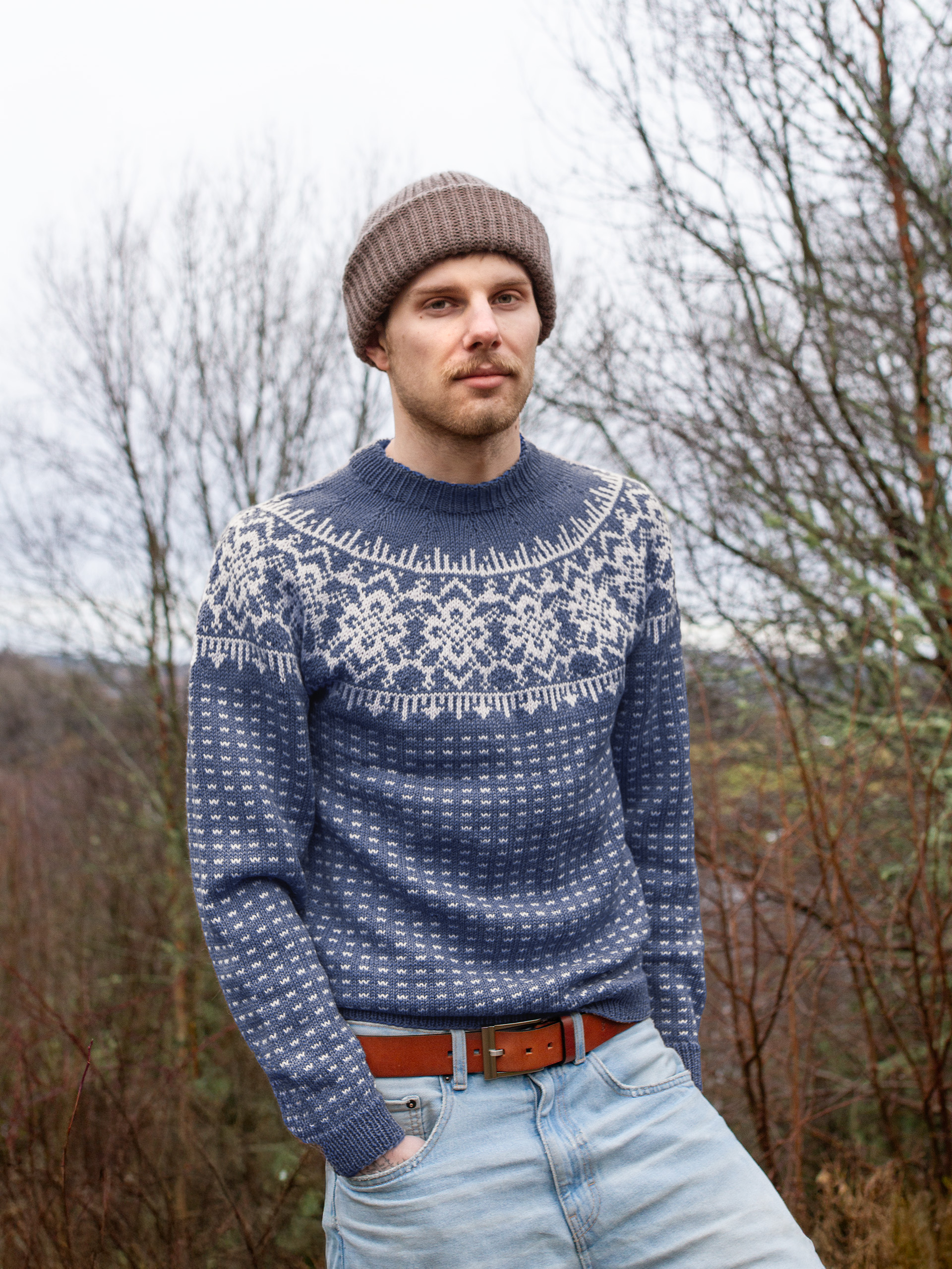 521K-05b MOY genser herre m/skinnlapp